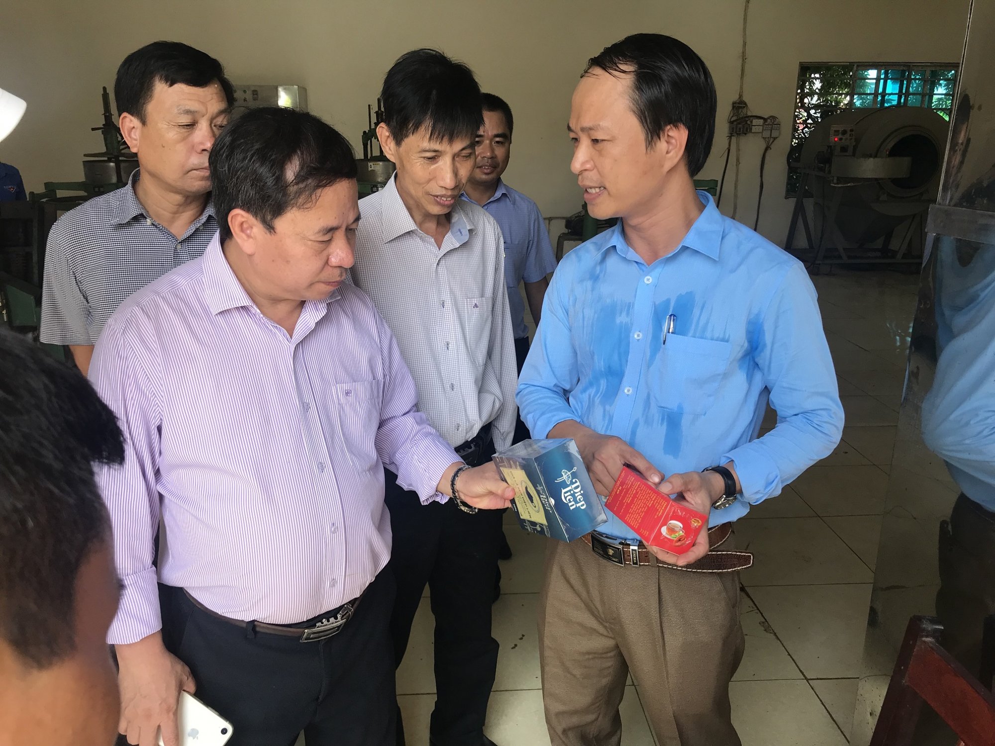 GS.TS Nguyễn Hồng Sơn, giám đốc VAAS thăm và làm việc tại Viện