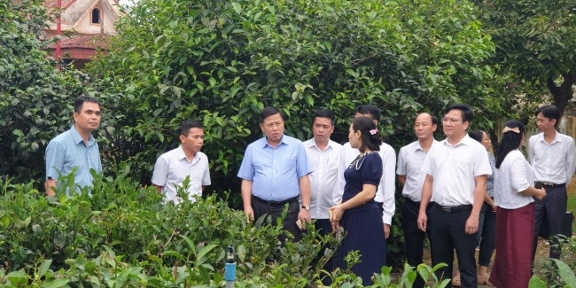 Phó Chủ tịch UBND tỉnh Phú Thọ Đinh Công Sứ thăm và làm việc tại Viện