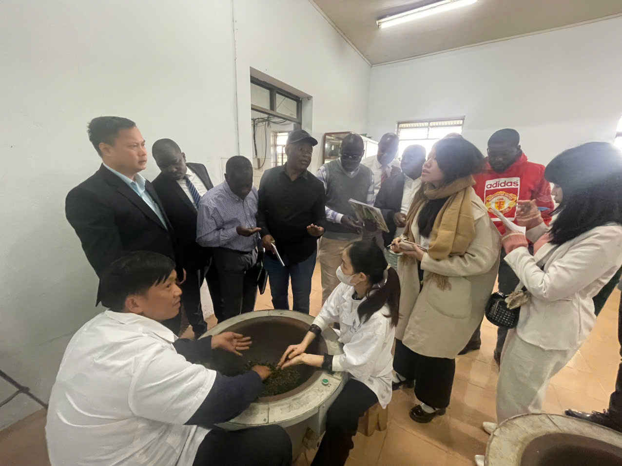 Doan_Angola_tham_Vien_3