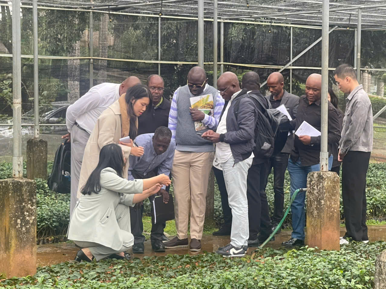 Doan_Angola_tham_Vien_6